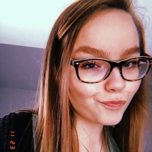 Meet your Posher, Ella